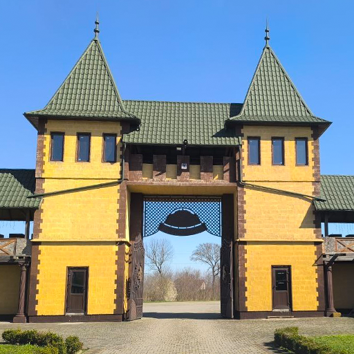 Буковинська троя вхід